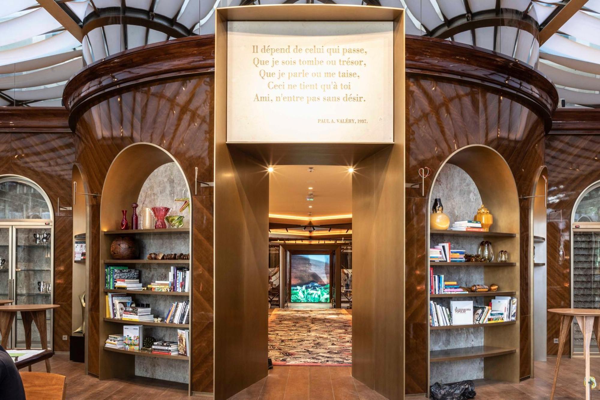 Rosewood Sao Paulo Hotel Bagian luar foto Library on board